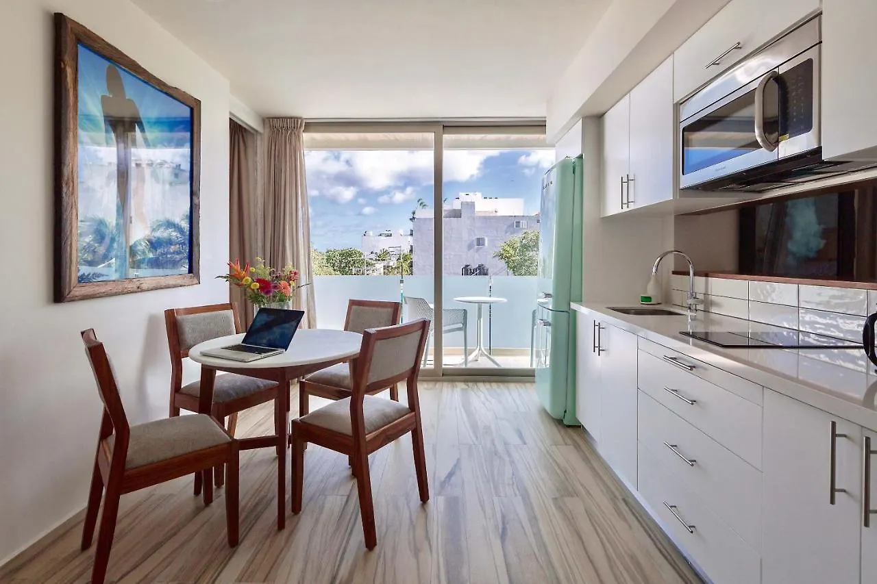 Newport House Playa Boutique Hotel Playa del Carmen